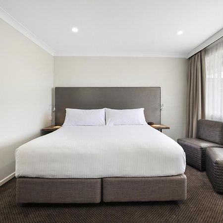 The Duck Inn Apartments 탬워스 외부 사진